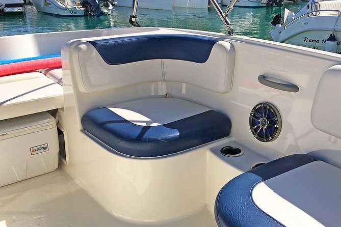 Boat Rental Bayliner 60 Cv 1/2 Day - Overview and Booking Details