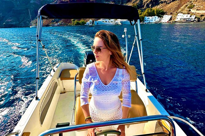 Boat Rental in Santorini - The Sum Up