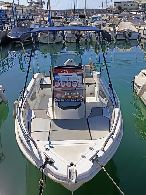 Boat Rental With and Without a License - Rental Options