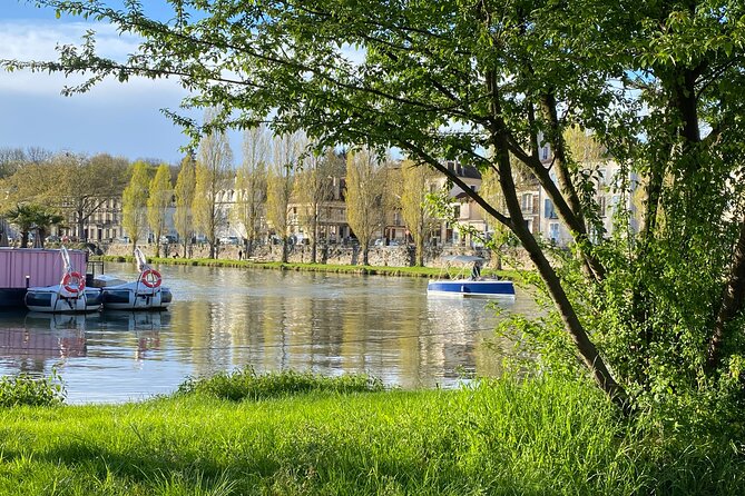 Boat Rental Without a License in Melun - Pricing and Guarantee