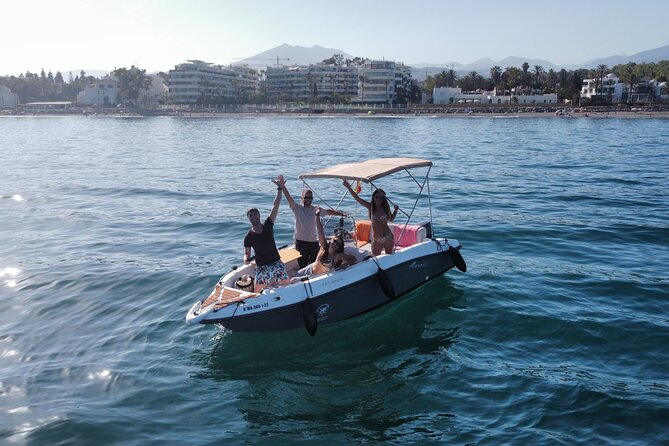 Boat Rental Without a License in Puerto Banús, Marbella - What To Expect