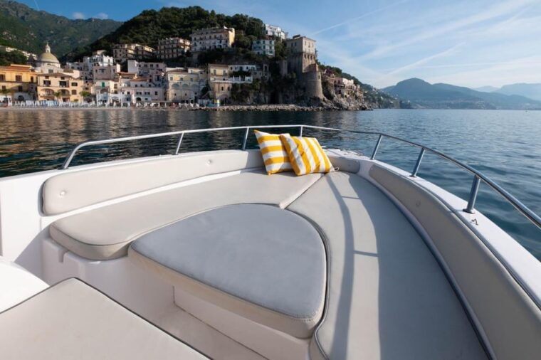 Boat rental without license Amalfi Coast - The Sum Up