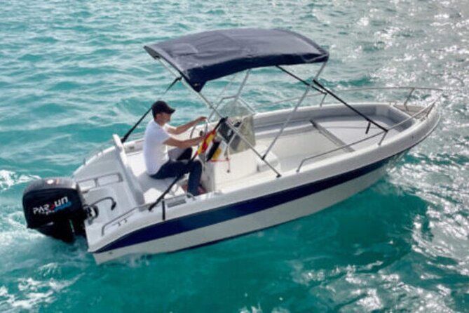 Boat Rental Without License in Torrevieja - Amenities and Meeting Point Details