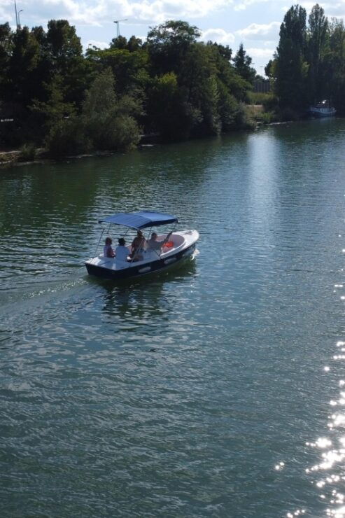 Boat Rental Without License on the Seine - Pricing and Duration