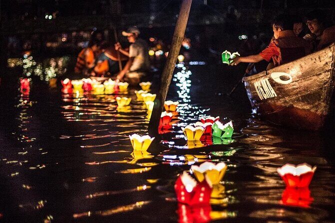 Boat Ride and Release Lantern at Hoai River - Good To Know