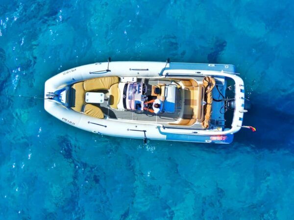 Boat Snorkeling Tour With Drinks and Snacks - Onboard Amenities