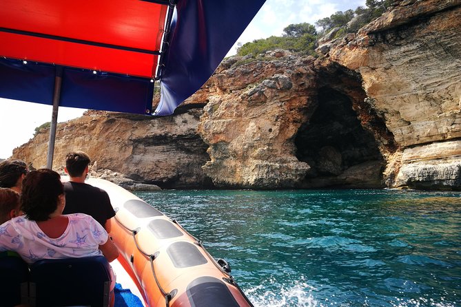 Boat Tour From Cala Figuera to Caló Del Moro and Salmonia - Overall Experience
