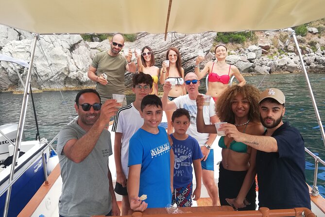Boat Tour Giardini Naxos Taormina Isola Bella Blue Grotto - Inclusions