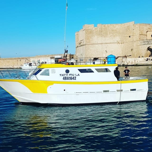 Boat tour in Monopoli of 1.30h - A Closer Look at the Monopoli Boat Tour