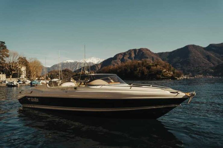 Boat Tour Lake Como 1 Hour - Boat Features and Comfort