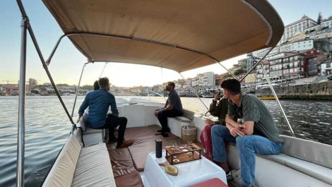 Boat Tour of 6 Bridges on the Douro With Port Wine Tasting - Whats Included