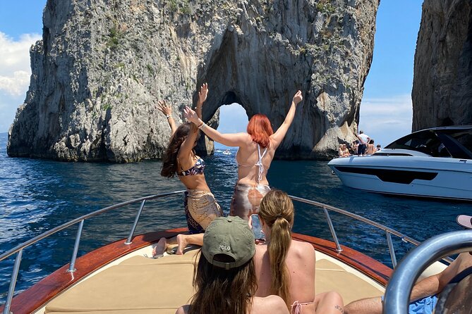 Boat Tour of the Caves on the Island of Capri - Positive Experience With Captain