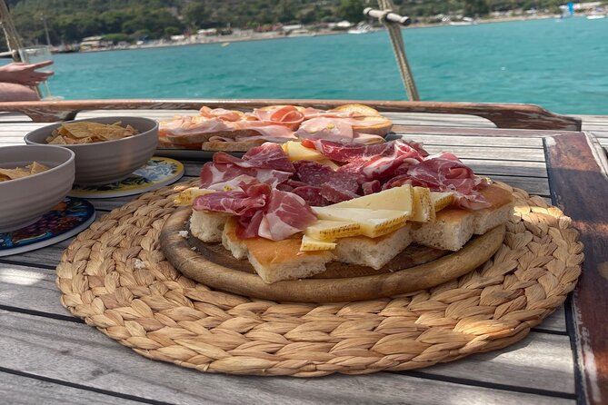 Boat Tour of the Devils Saddle With Swimming and Aperitif Stops - Directions