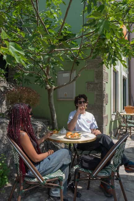 Boat tour with FREE coffee and croissants! - FAQs