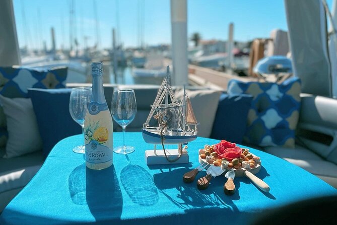 Boat Trip and Barbecue in Costa Nova for up to 6 People - Experience Details