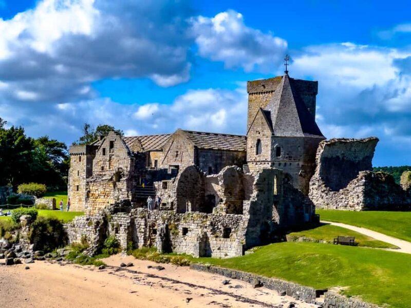 Boat trip and guided tour to Inchcolm Island - Discovering the Journey to Inchcolm Island