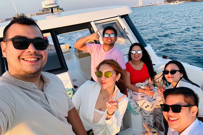 Boat Trip Dubai - 90 Minutes Sightseeing Tour up to 10 People - Experience the Stunning Dubai Coastline