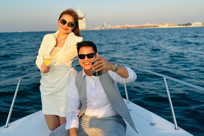 Boat Trip Dubai - 90 Minutes Sightseeing Tour up to 10 People - Relax on a Luxury Boat With up to 10 People