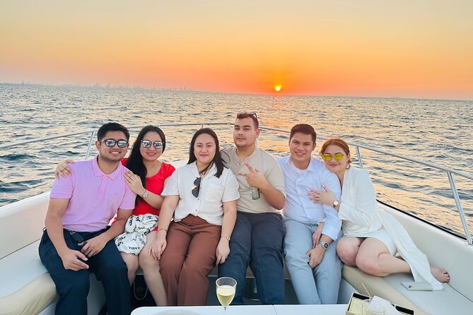 Boat Trip Dubai - 90 Minutes Sightseeing Tour up to 10 People - Common Questions
