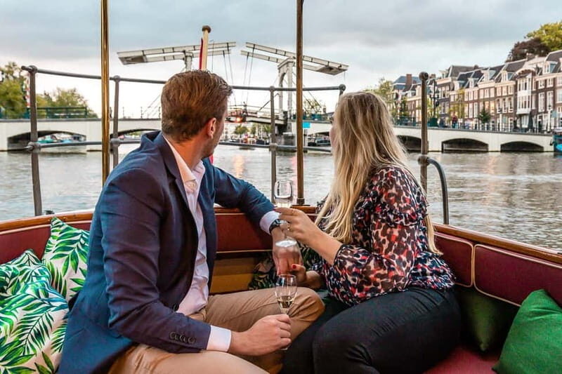 Boat trip through the canals of Amsterdam with Spanish guide - An Overview of the Canal Boat Tour Experience