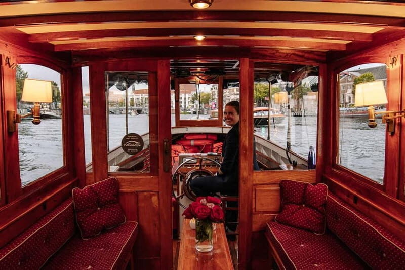 Boat trip through the canals of Amsterdam with Spanish guide - Final Thoughts: Who Is This Tour Best For?