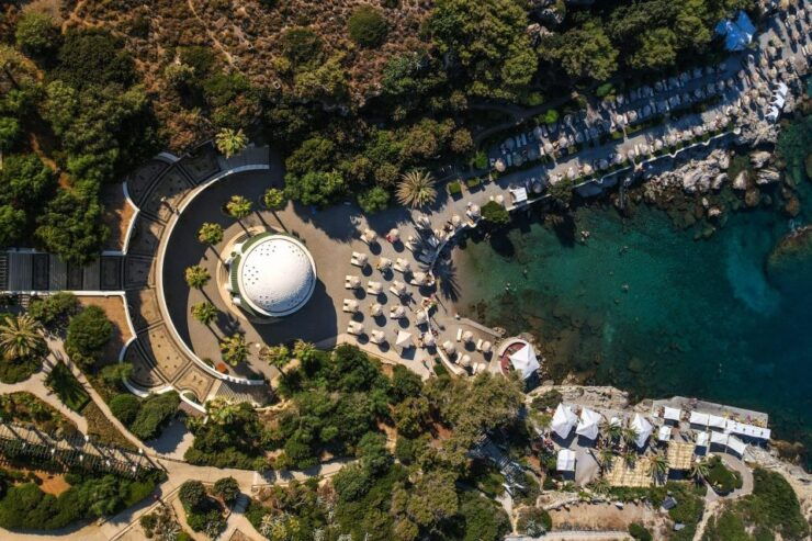 Boat Trip to Anthony Quinns Bay (Unlimited Drinks & Buffet) - Activity Details