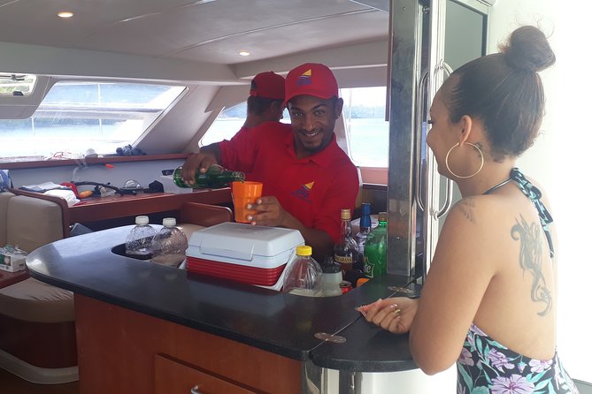 Boat Trip to Klein Curacao - Boat Experience and Amenities