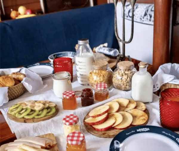Boat'n Breakfast Private Sailing Tour - Frequently Asked Questions