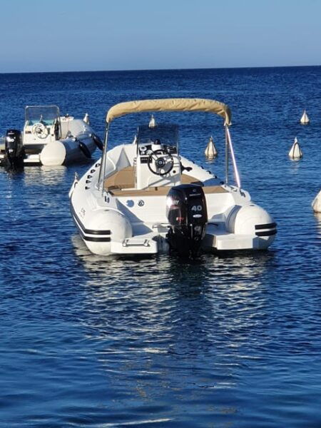 Boats and Speed Boats Rental - Half Day (9:00-13:30) - Accessibility Features