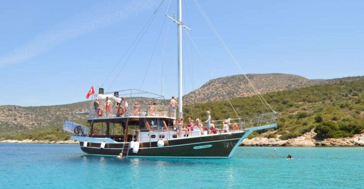 Bodrum: Black Island Boat Tour With Lunch - Tour Overview