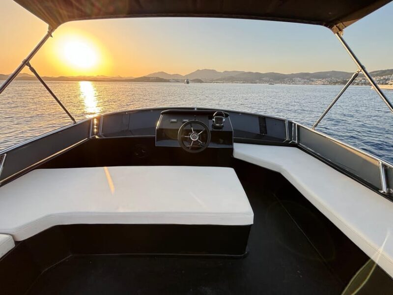 Bodrum: Bodrum Sunset Tour with Jet Black Yacht - The Value of the Experience