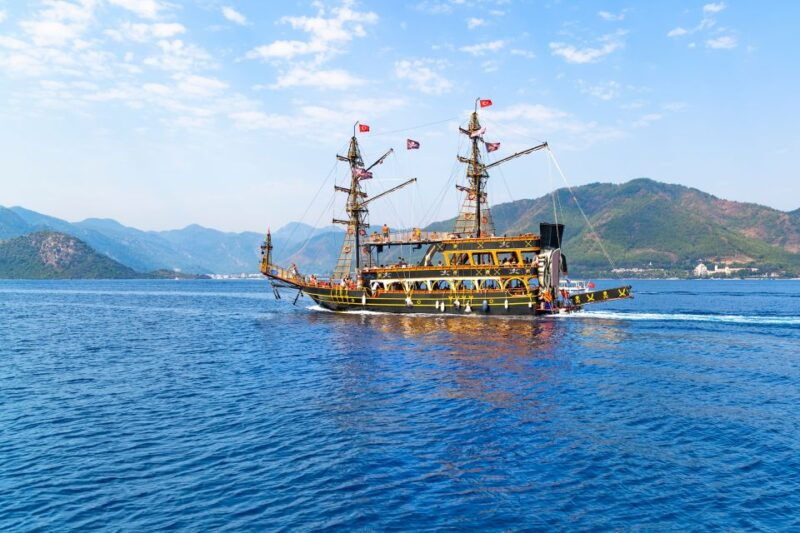 Bodrum: Pirate Boat Cruise with Lunch and Drinks - Why This Tour Works Well for Travelers