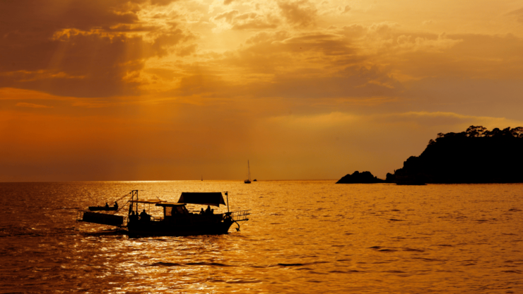 Bodrum: Private Sunset Boat Tour With Dinner - Key Points