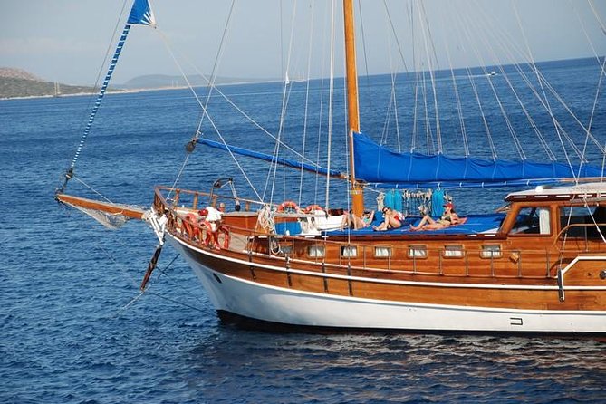 Bodrum Sightseeing & Relaxation Yacht Cabin Charter - Delicious Cuisine and Dining Options in Bodrum