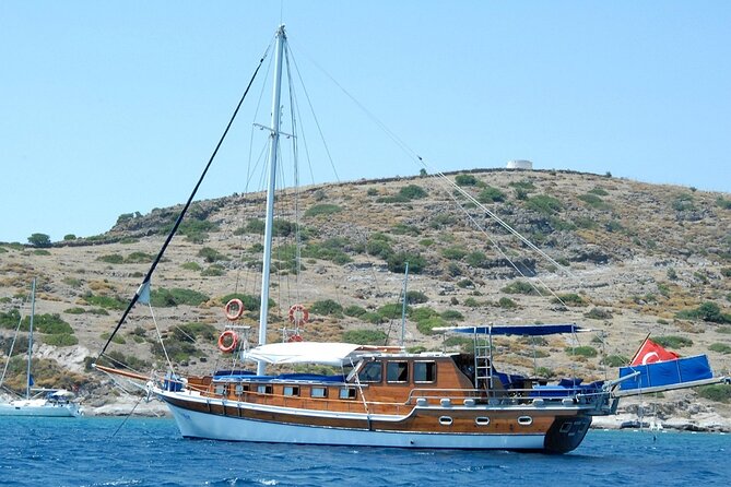 Bodrum Sunset Private Boat Tour + 1 Glass Free Champagne - Directions and Communication