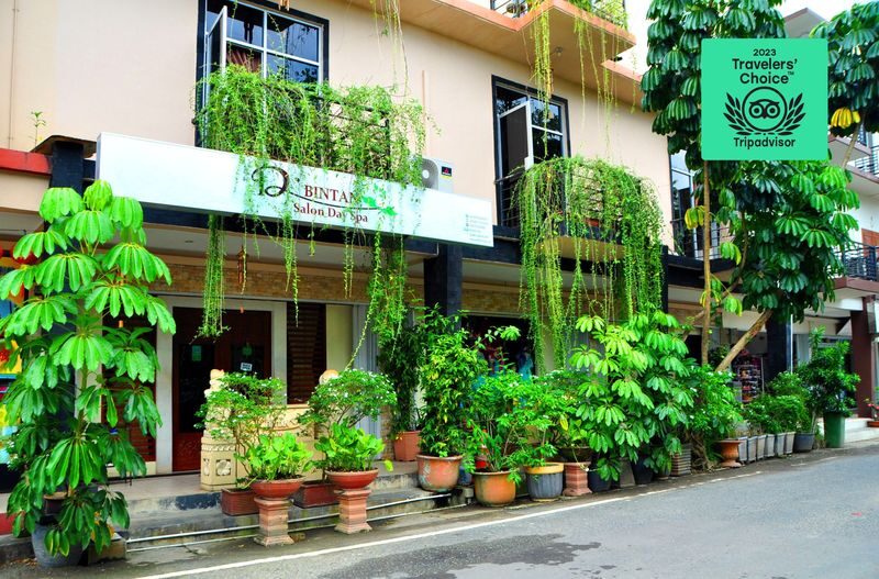 Body Treatment at DBintan Salon Day Spa with Free Transfer - What the 130-minute Snow White treatment includes