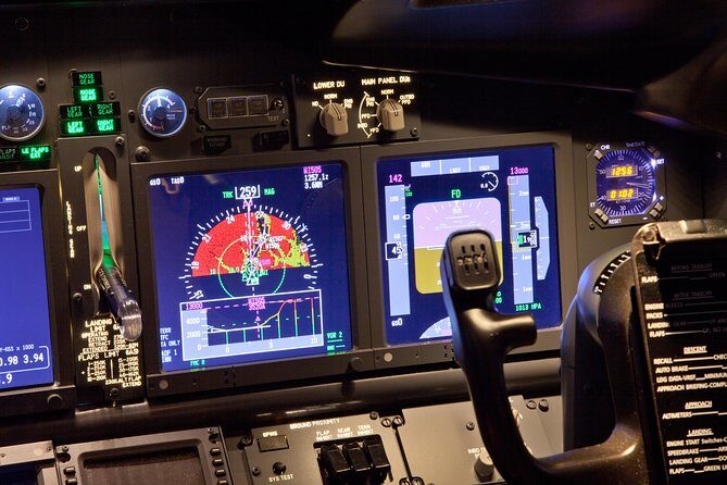 Boeing 737-800 flight simulator session. Scenic Flight - 30 mins - A Closer Look at the Flight Simulator Experience