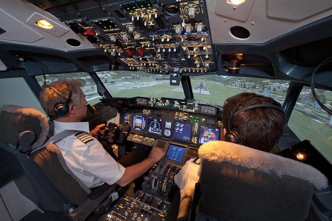 Boeing 737-800 flight simulator session. Scenic Flight - 30 mins - What to Expect from the Boeing 737-800 Simulator Flight
