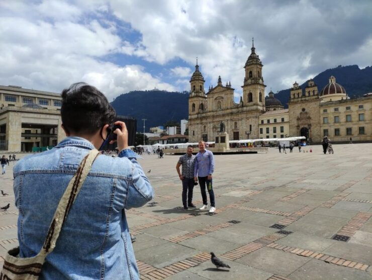 Bogotá: Candelaria Tour With Cacao and Coffee Workshop - Tour Overview