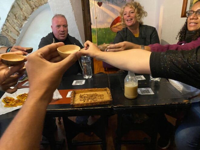 Bogotá: La Candelaria Historical Walking Tour With Snacks - Experience Highlights