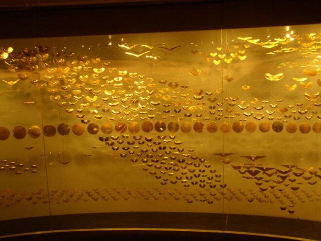 Bogotá: Private Candelaria Walking Tour and Gold Museum - Additional Information