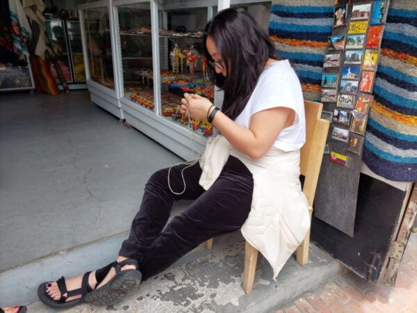 Bogotá: Traditional Colombian Bag Craft Workshop With Drink - Frequently Asked Questions