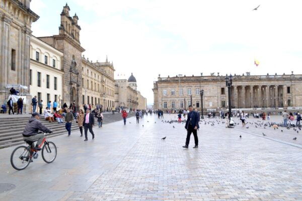 Bogotá: Walking Tour in La Candelaria With Refreshments - Visitor Ratings and Reviews