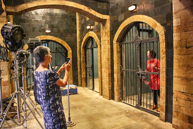Bollywood Studio Tour in Mumbai - Meeting Bollywood Stars