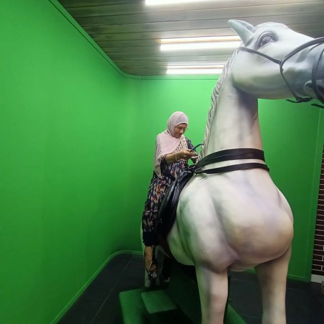 Bollywood Studio Tour - Transport Yourself to the Film Industry