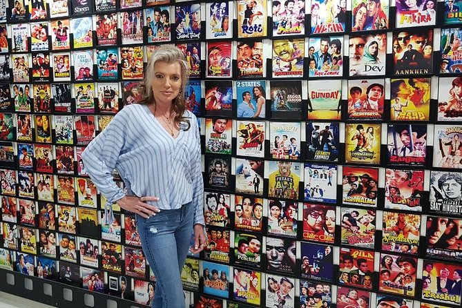 Bollywood Studio Tour With Slum & City Tour - Tour Highlights