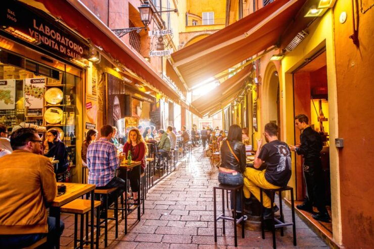 Bologna: 2-Hour Book a Like-Minded Local Host - Activity Information