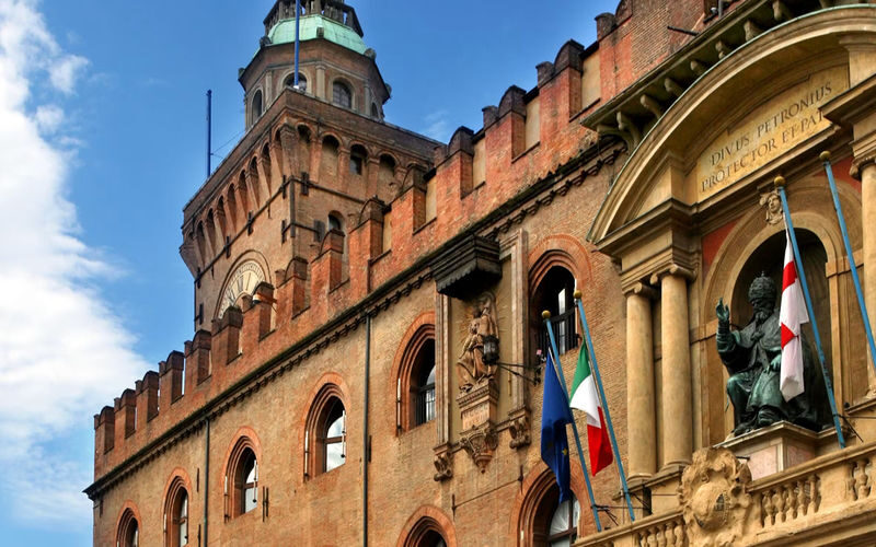 Bologna Clock Tower and Municipal Art Collections tour with tasting - Is the ticket worth about $32?
