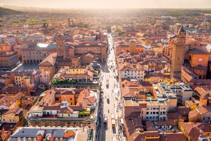 Bologna: Clock Tower Audio Guide and Food Tasting - Experience Highlights