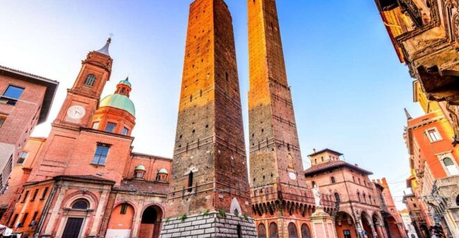 Bologna: First Discovery Walk and Reading Walking Tour - Inclusions and Meeting Point